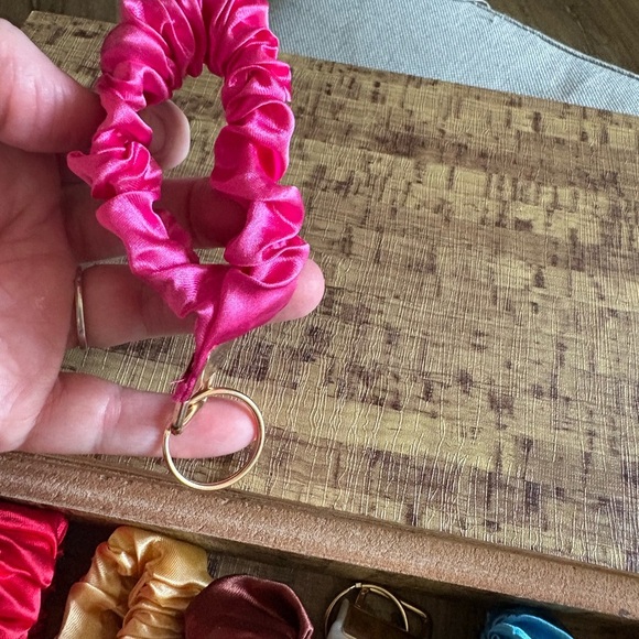 Source Unknown Satin Key chain Multicolors individually sold - Picture 3 of 3